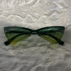 Chic Cat-Eye Sunglasses